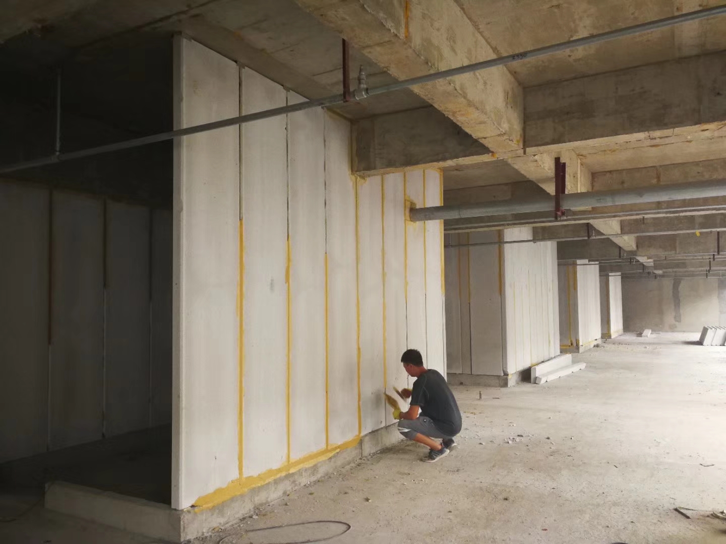 聊城无机发泡轻骨料混凝土隔墙板施工技术性能研究